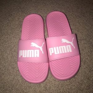 Women’s Puma Slides - Size 6